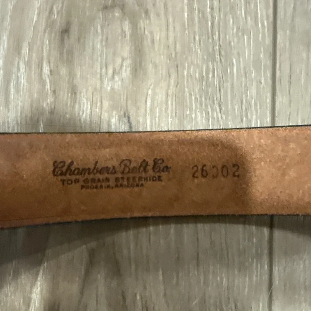 Chambers Belt Co Men's leather Belt with Engraved Metal Buckle Sz 36 Made‎ USA